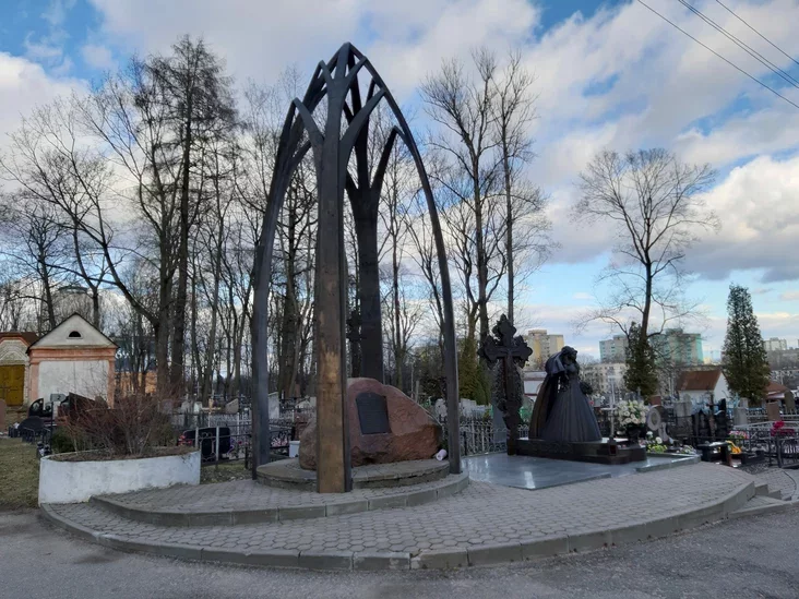 Памятник трагически погибшим на Немиге на Кальварийском кладбище. Фото: Wikimedia Commons