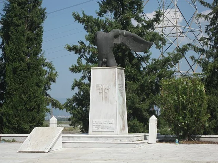 Thespians_monument. Pomnik fieśpijcam