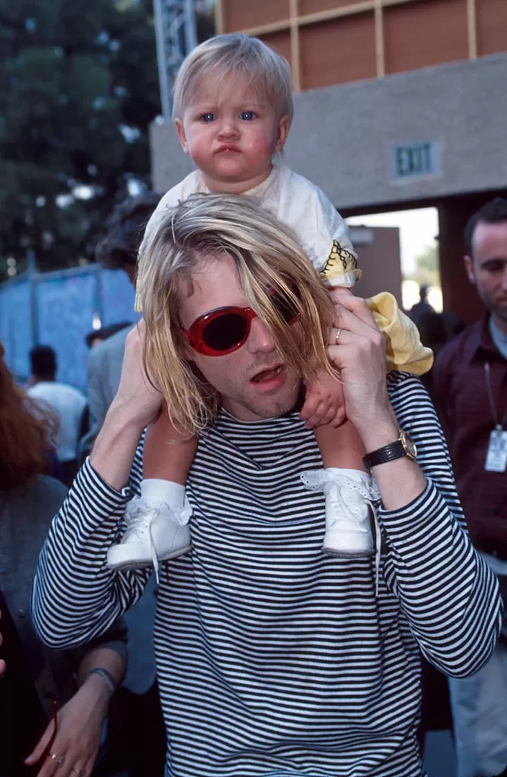 Курт Кобейн з дачкою Фрэнсіс Бін Kurt Cobain with daughter Frances Bean Курт Кобейн с дочерью Фрэнсис Бин 