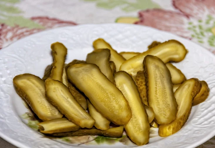 pickled cucumbers квашаныя агуркі квашеные огурцы