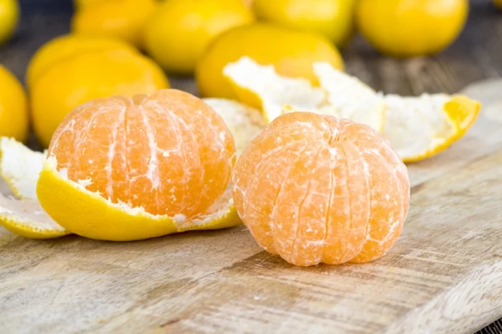 tangerine peel łupina mandarynaŭ kožura mandarinov