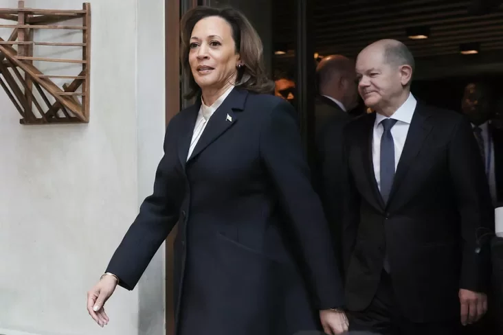 Vicie-priezidient SŠA Kamała Charris i kancler Hiermanii Ołaf Šolc Vice-prezident ZŠA Kamała Charys i kancler Hiermanii Ołaf Šolc US Vice President Kamala Harris and German Chancellor Olaf Scholz 