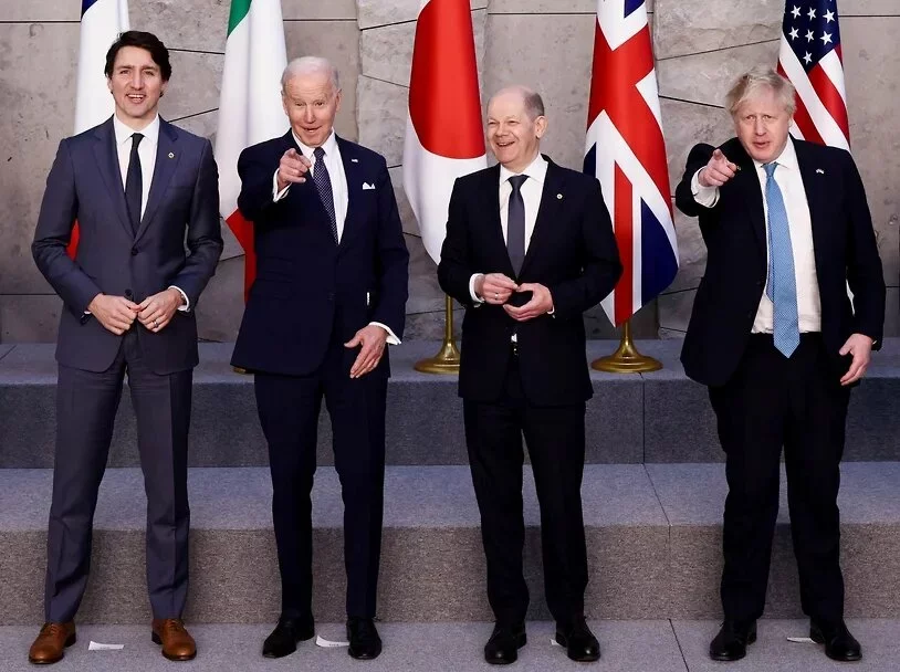 Премьер Канады Джастин Трюдо, Джо Байден, Олаф Шольц и Борис Джонсон. Фото: Henry Nicholls — Pool / Getty Images