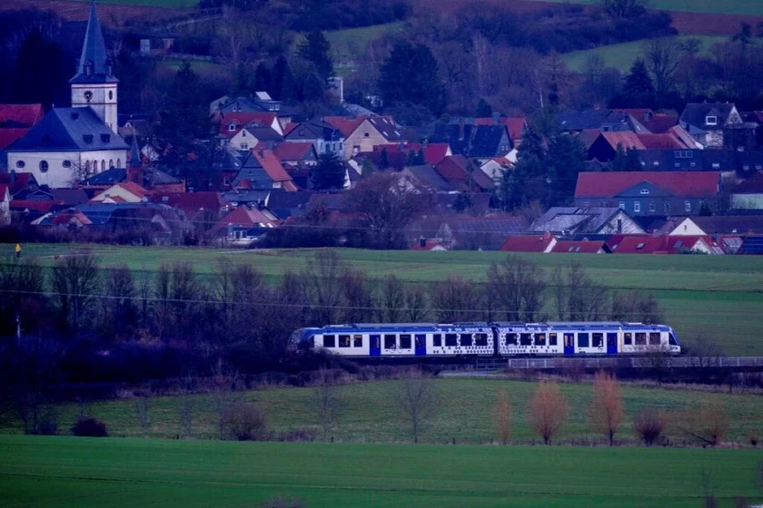 Vadarodny ciahnik hydrogen train vodorodnyj pojezd