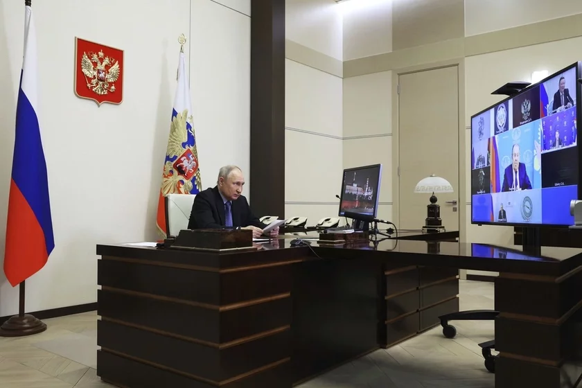 Vładimir Putin provodit zasiedanije Sovieta biezopasnosti Uładzimir Pucin viadzie pasiadžeńnie Savieta biaśpieki Vladimir Putin chairs the Security Council meeting 